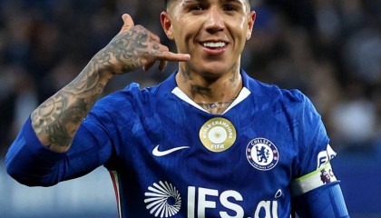 2-1！切尔西掀翻热刺，终结3场不胜，恩佐成为最大功臣：传射建功